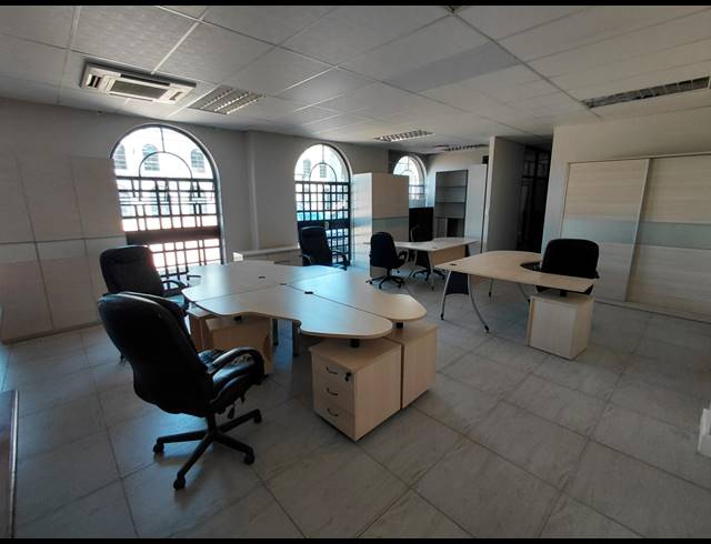 139M² OFFICE TO LET IN GRAND CENTRAL